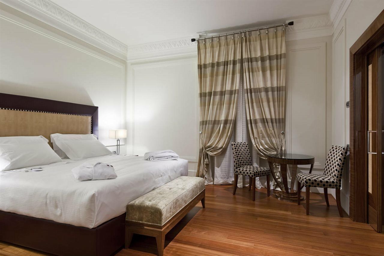 Una Deco Hotel